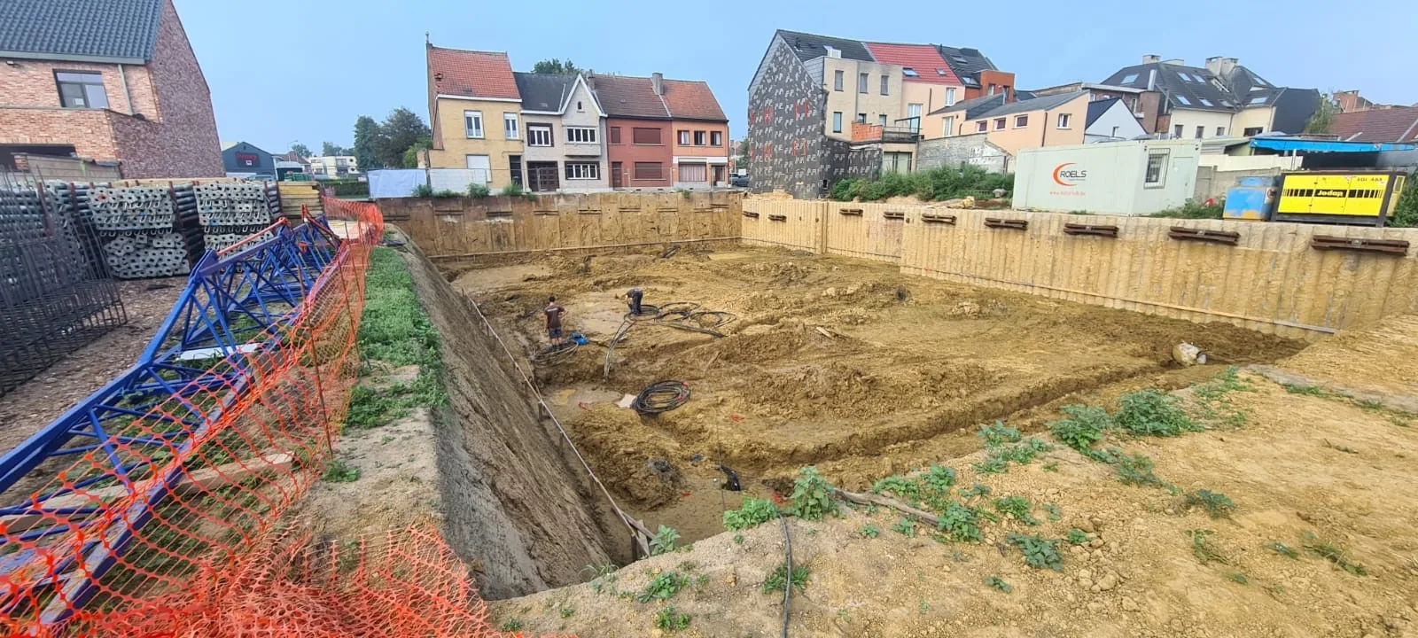 Het eerste volume rijst uit de grond